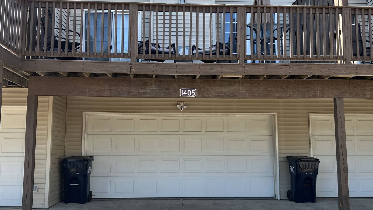 Weber House | 3 Bed, 2.5 Bath Large 3 Level Condo West Side Iowa City
