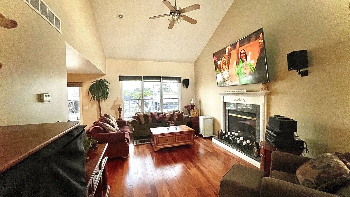 Harrison House | 3 Bed, 2 Bath House on Canal with Boat Well Included