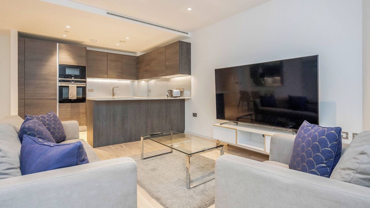 St. Pancras and Somers Town Apartment | 3 Bed 2 Bath Luxury Apartment King Bed Kings Cross 10 Min Walk