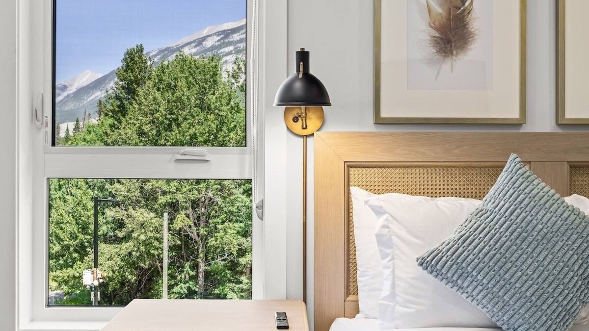 Dead Man's Flats Condo | 3 Bed/2 Bath Sparrowhawk(Top Floor/West) -Sleeps 8