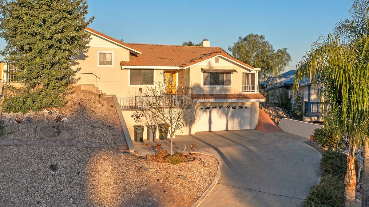 Canyon Lake House | 3 bed/2 bath Stunning Mountain Views