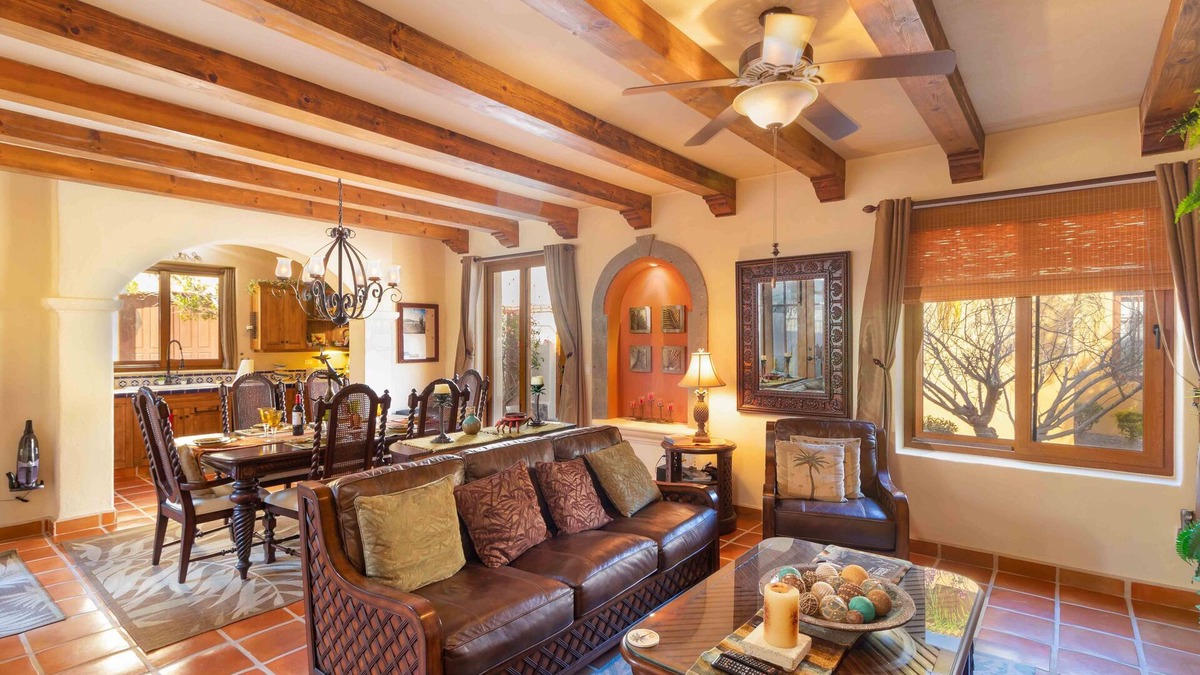 Nopolo House | 3 bed 3 bathLess than 5 minutes from the beach and community pool!