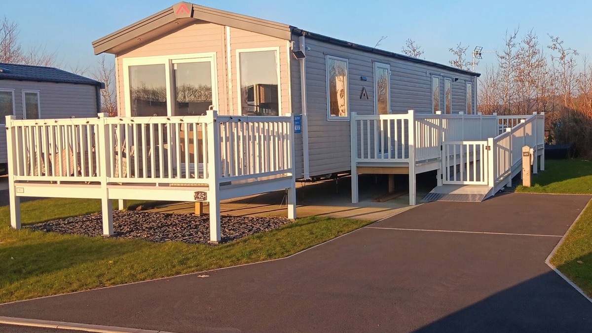 Flookburgh Ski Chalet | 3-Bed Caravan - Haven Lakeland Leisure Park