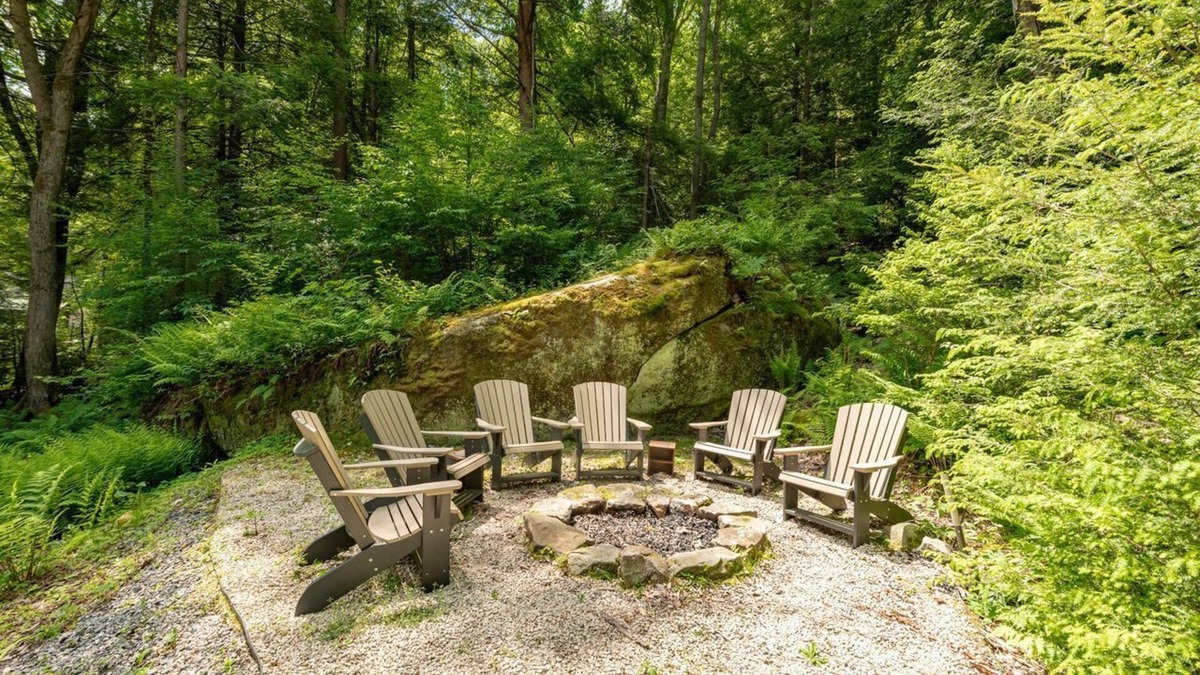 Oakland House | 3-bed, charming modernized cottage tucked into wooded hillside in Deep Creek, MD