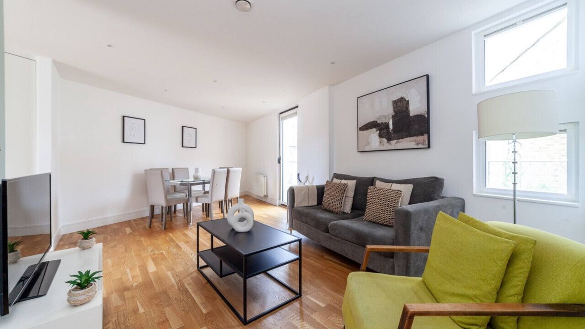 Limehouse Apartment | 3 Bed Flat by Limehouse Basin
