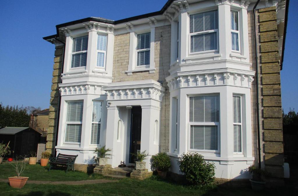 Ryde Apartment | 3 Bed Flat - Sleeps 5 - Garden - Parking - Wifi