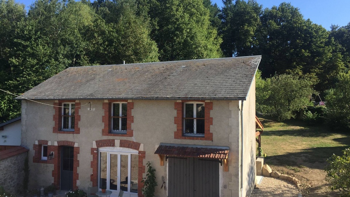 Monts et Vallees Ouest Creuse Cottage | 3 bed Holiday Home in the heart of rural France. Full of rustic charm. Sleeps 5