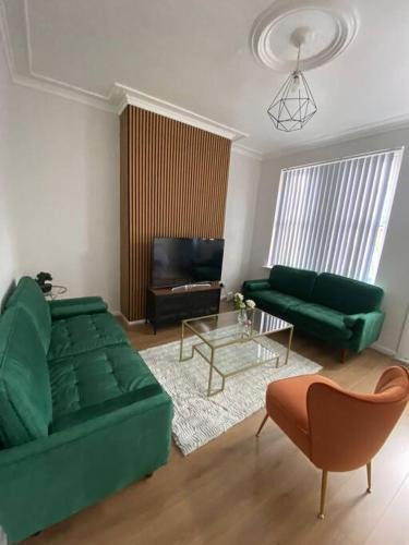 Sheffield Apartment | 3-Bed House Near M1 & Meadowhall with Free Parking