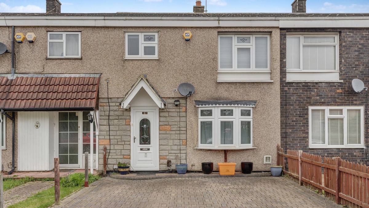 Basildon House | 3-Bed House, Sleeps 6, Free Parking,Wifi
