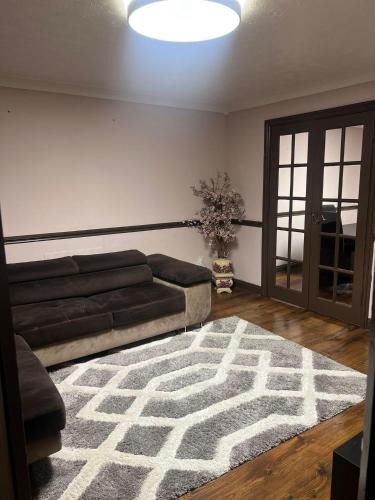Chafford Hundred House | 3-Bed House - Sleeps 6 Parking & Garden