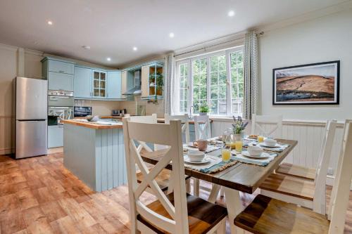 Dol-y-Gaer House | 3 Bed in Cwmtaf oc-p32979