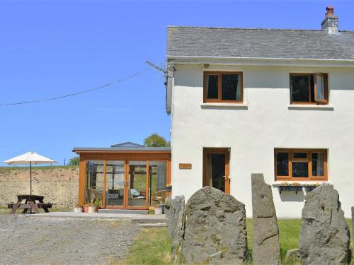 Pencader House | 3 Bed in Llanllwni 91447