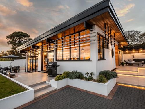 Camborne House | 3 Bed in Portreath 90549