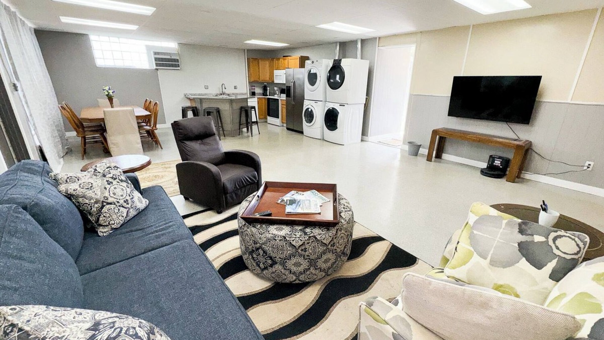 Anchor Bay Harbor Apartment | 3 bedroom, 1.5 bath Ranch Style Unit, Ground Floor, Sleeps 8, Boat Launch