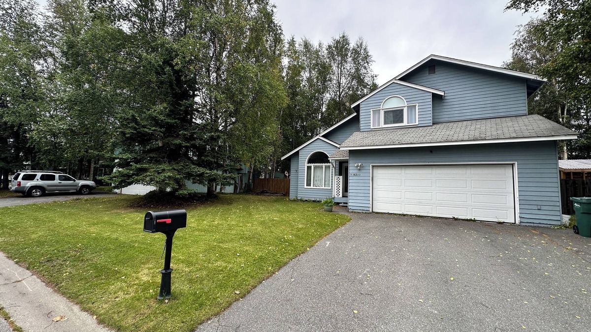 Sand Lake House | 3-bedroom, 2.5-bath home with nearly 1,900 sq. ft. in desirable Sand Lake.