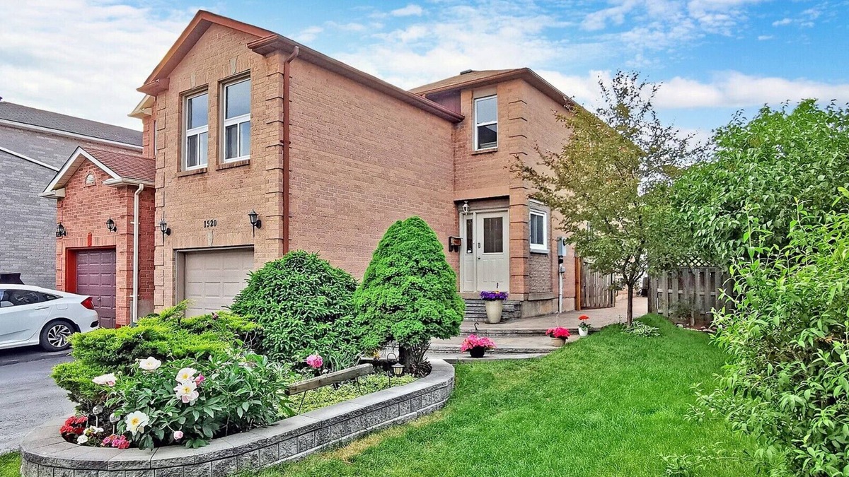 Clearview House | 3 Bedroom 2.5 Bathroom House with Pool Table, Swing, Outdoor BBQ & Gym