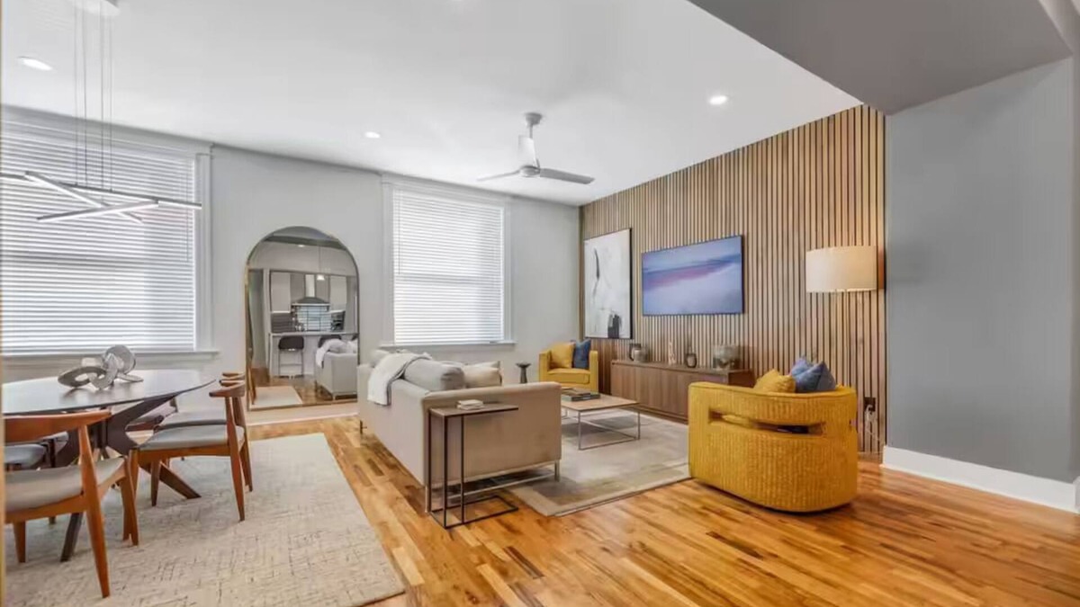 Walnut Hills Apartment | 3 Bedroom 2 Bath Art Deco View