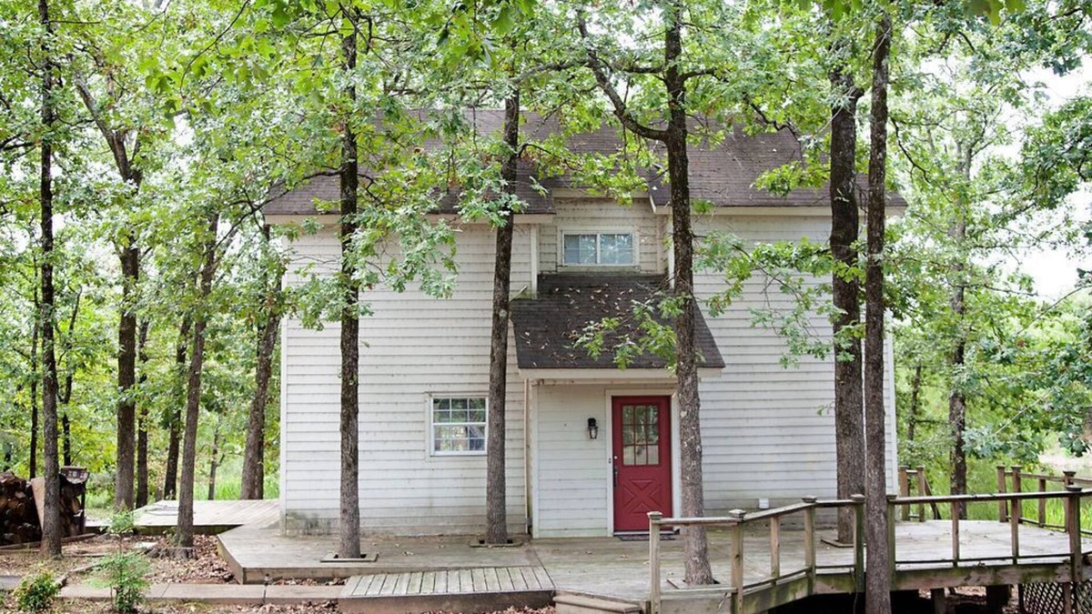Paris House | 3 Bedroom 2 Bath Cozy Country Home with beautiful scenery