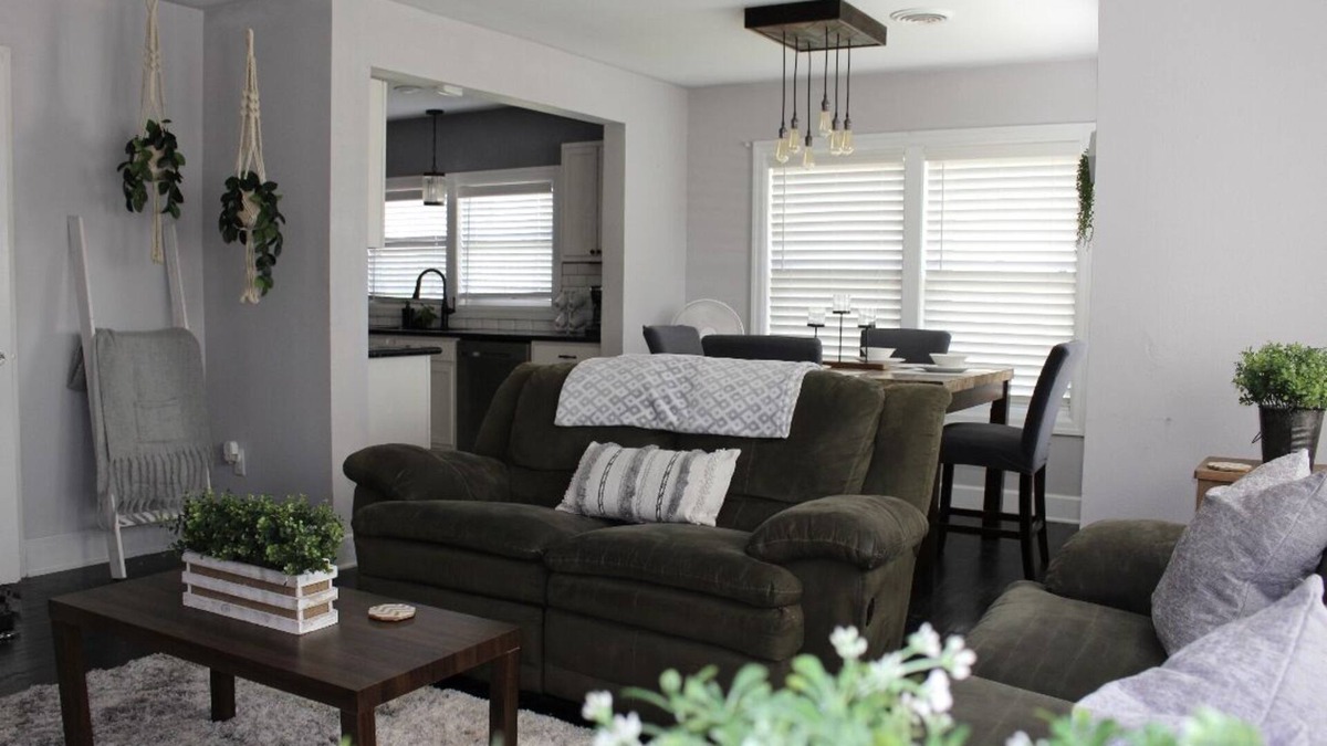 Houma Apartment | 3 bedroom 2 bath house!