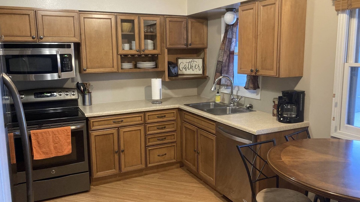 Grand Island House | 3 bedroom, 2 bath in a quiet neighborhood. nnNewly remodeled side of a duplex.
