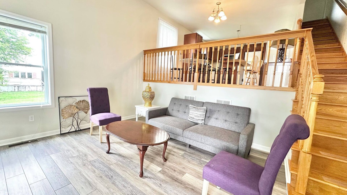 Danville House | 3 Bedroom 2 Bath Modern Town Home Near GMC