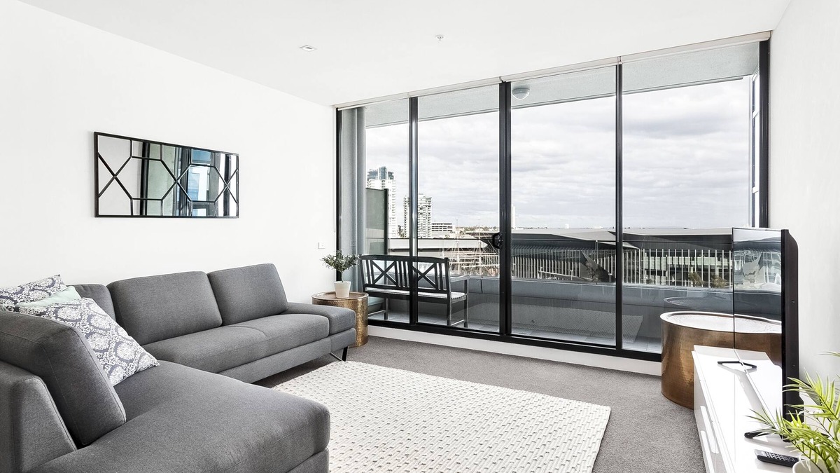 South Wharf House | 3 Bedroom 2 Bathroom Apartment with River View in Melbourne CBD