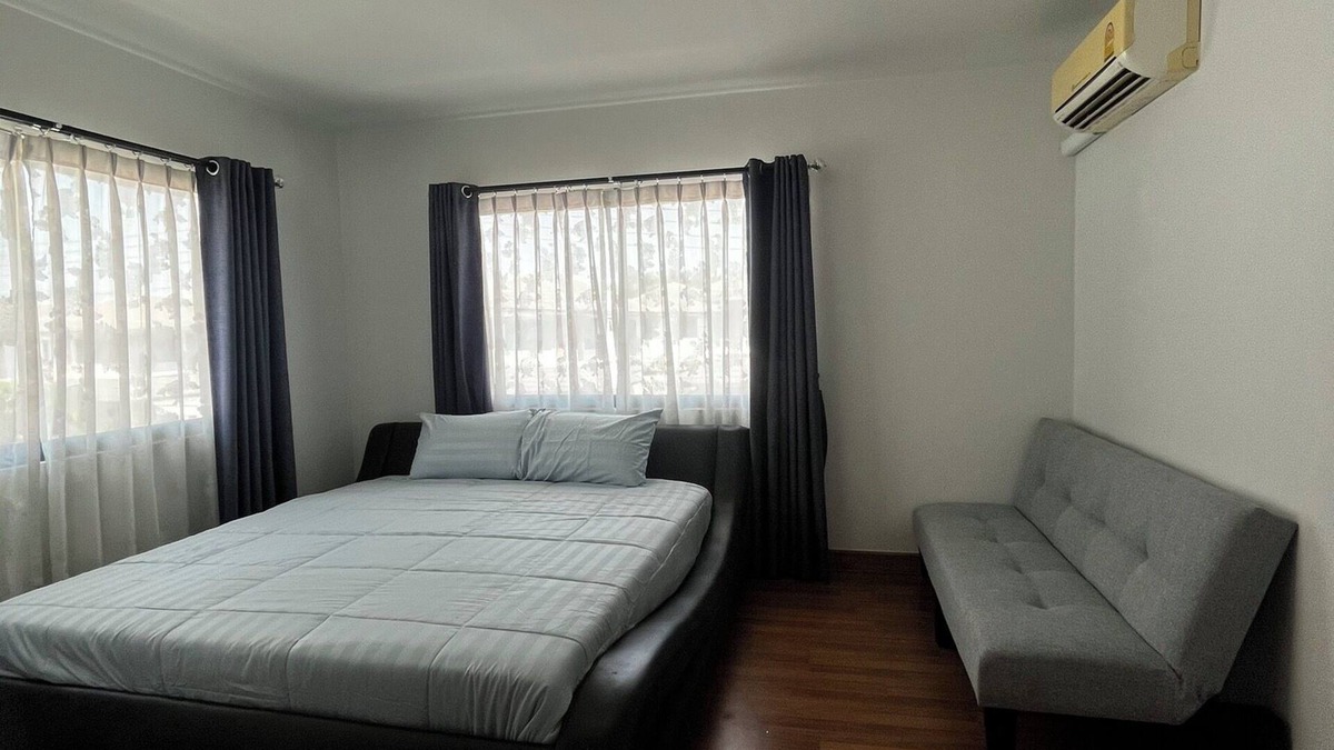 Bang Lamung House | 3-bedroom 2 story house in Pattaya , Thailand with AC, WiFi. Relax and unwind