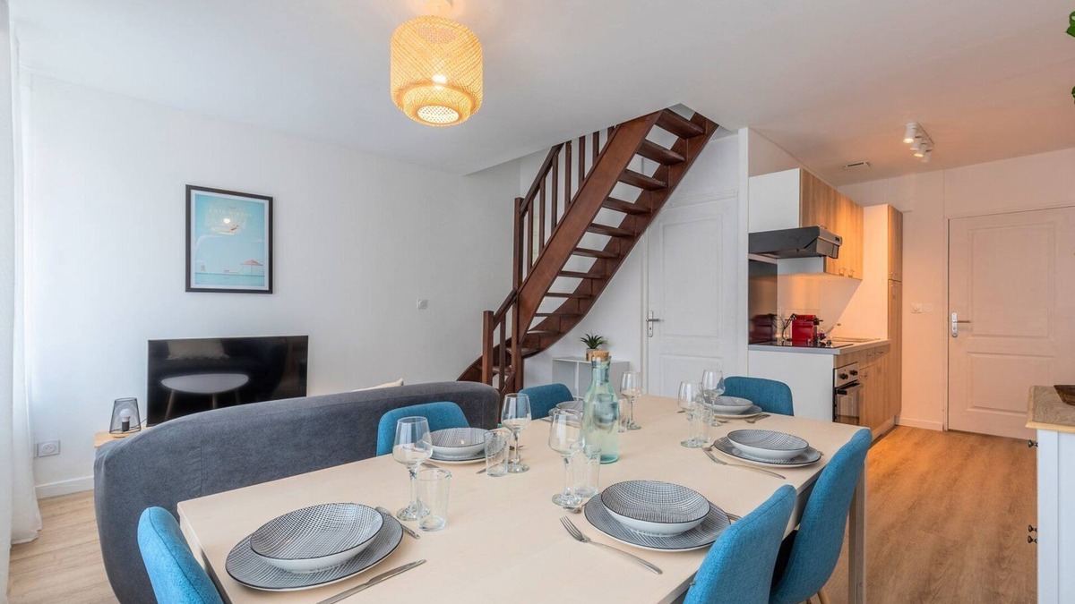 Tourcoing Apartment | 3-bedroom 3 bathrooms, renovated in 2023.