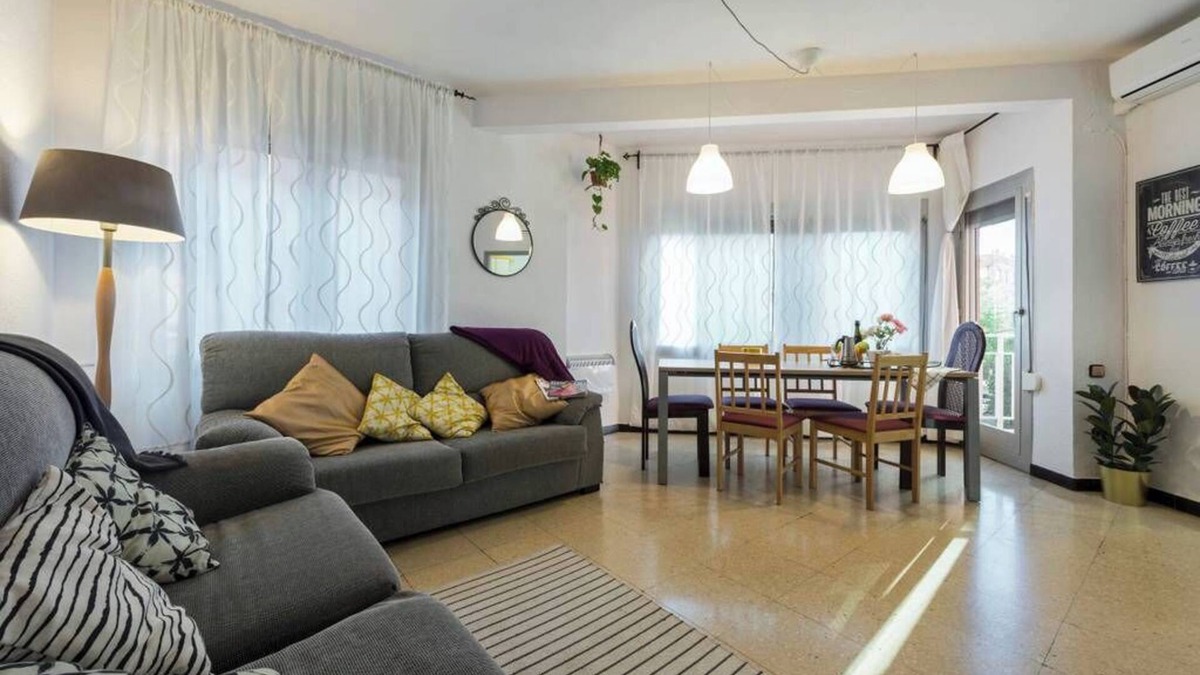 Sant Adria de Besos Apartment | 3 bedroom apartment, 15 minutes from BCN city center, 8 min. walk from the beach