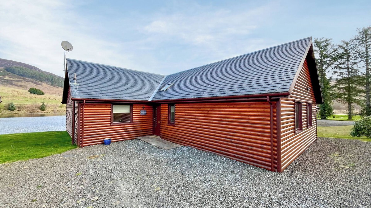 Foss Cottage | 3 bedroom accommodation in Glengoulandie