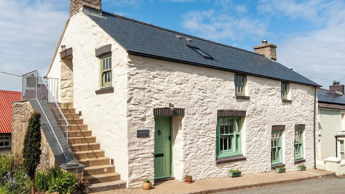 Haverfordwest Cottage | 3 bedroom accommodation in Mathry, nr St Davids