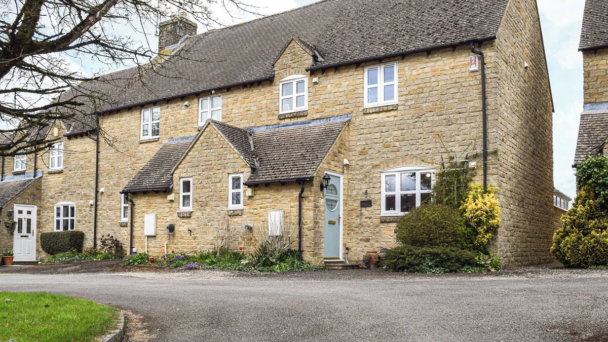 Little Rissington Cottage | 3 bedroom accommodation in Little Rissington, near Bourton on the Water