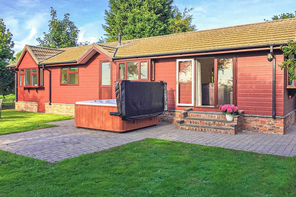 Scawton Ski Chalet | 3 bedroom accommodation in Easingwold