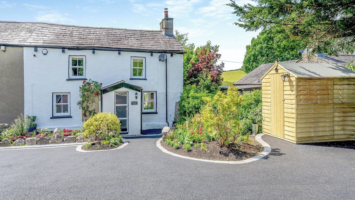 Milnthorpe Cottage | 3 bedroom accommodation in Ackenthwaite, near Arnside
