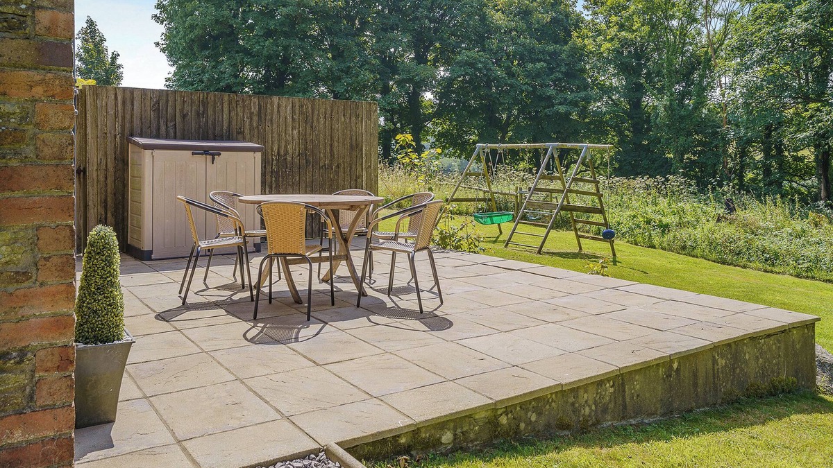 Llanrhidian Higher Cottage | 3 bedroom accommodation in Pen-clawdd