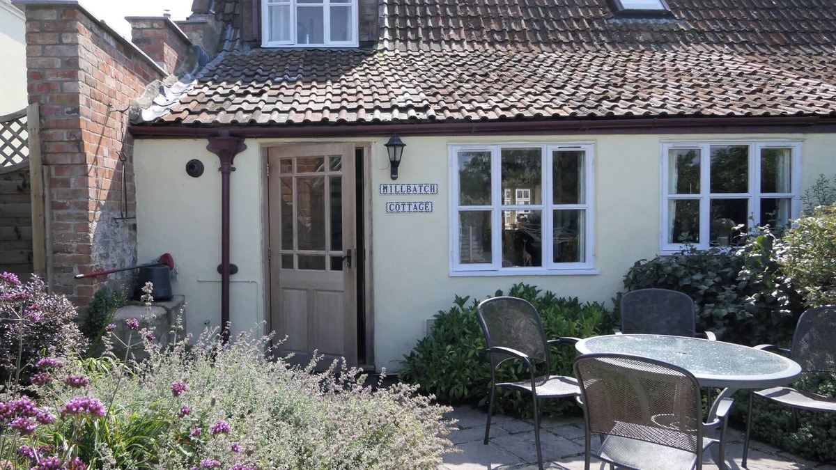 Highbridge Cottage | 3 bedroom accommodation in Mark, Highbridge