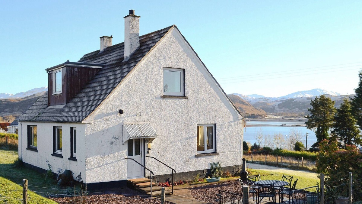 Strathcarron Cottage | 3 bedroom accommodation in Lochcarron