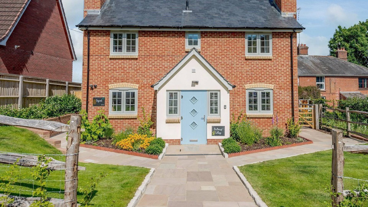 Redlynch Cottage | 3 bedroom accommodation in Redlynch, near Salisbury