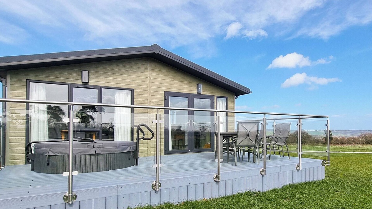 Consett Ski Chalet | 3 bedroom accommodation in Knitsley