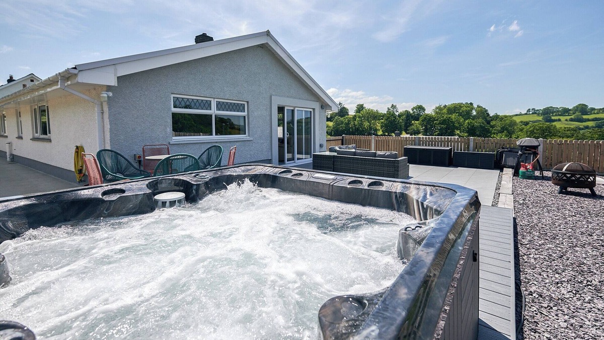 Cribyn Cottage | 3 bedroom accommodation in Cribyn, near Lampeter