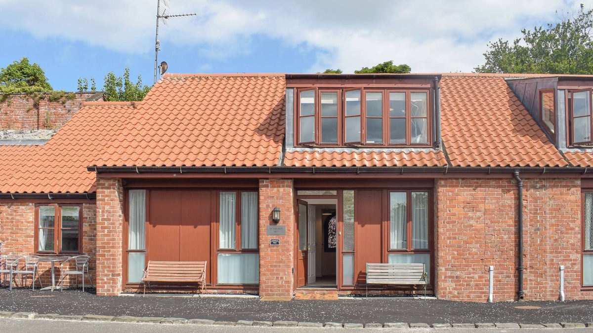 Waren Mill Cottage | 3 bedroom accommodation in Waren Mill, near Bamburgh