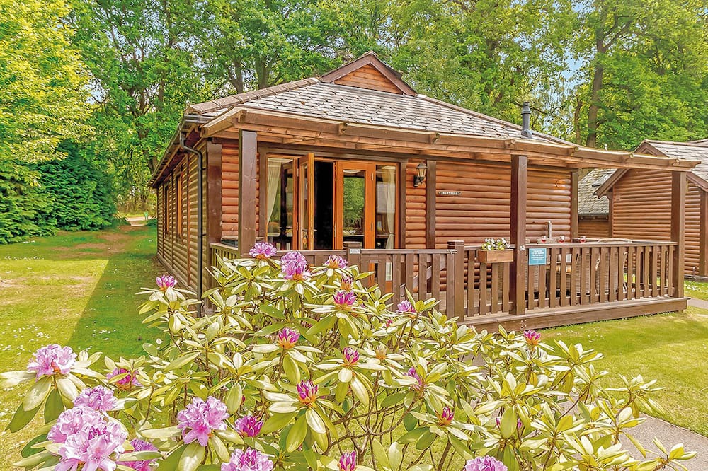 Tilford Ski Chalet | 3 bedroom accommodation in Tilford, Farnham