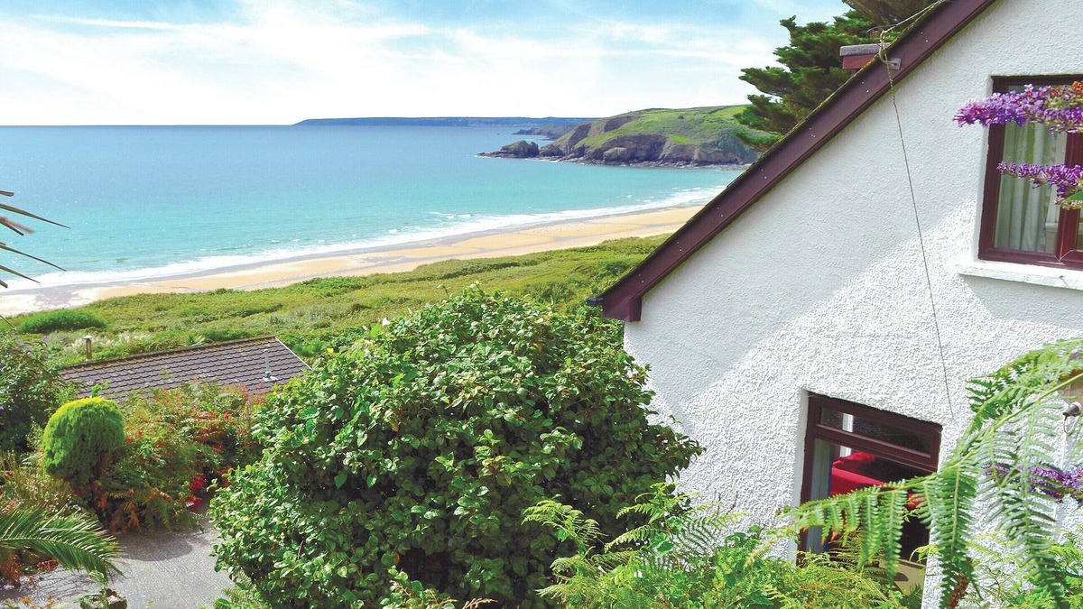 Praa Sands Cottage | 3 bedroom accommodation in Praa Sands, Penzance