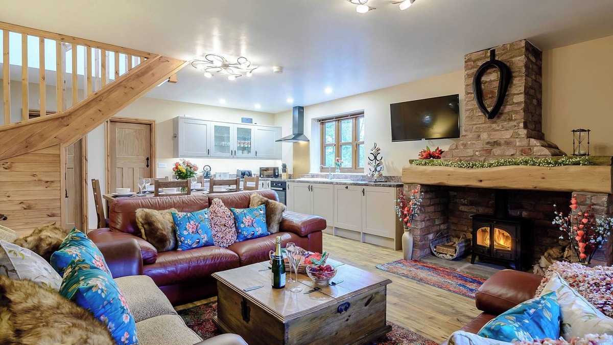 Arnold Cottage | 3 bedroom accommodation in Brandesburton, near Driffield