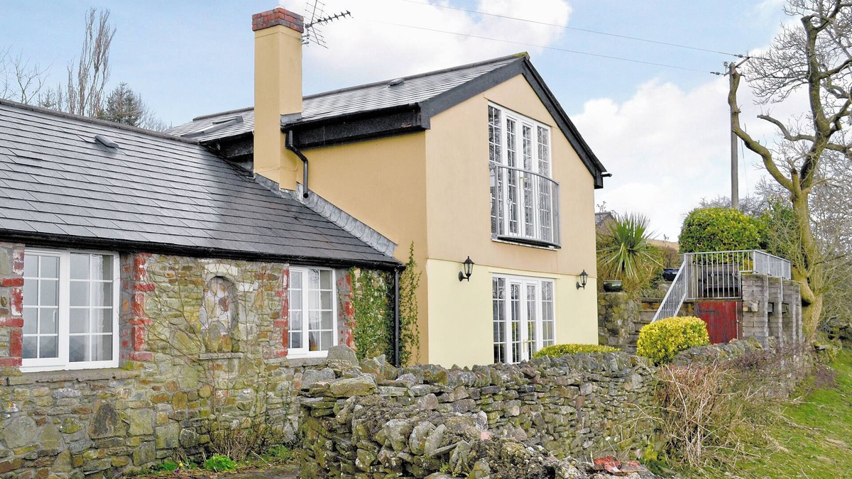Bridgend Cottage | 3 bedroom accommodation in Llangeinor, near Bridgend