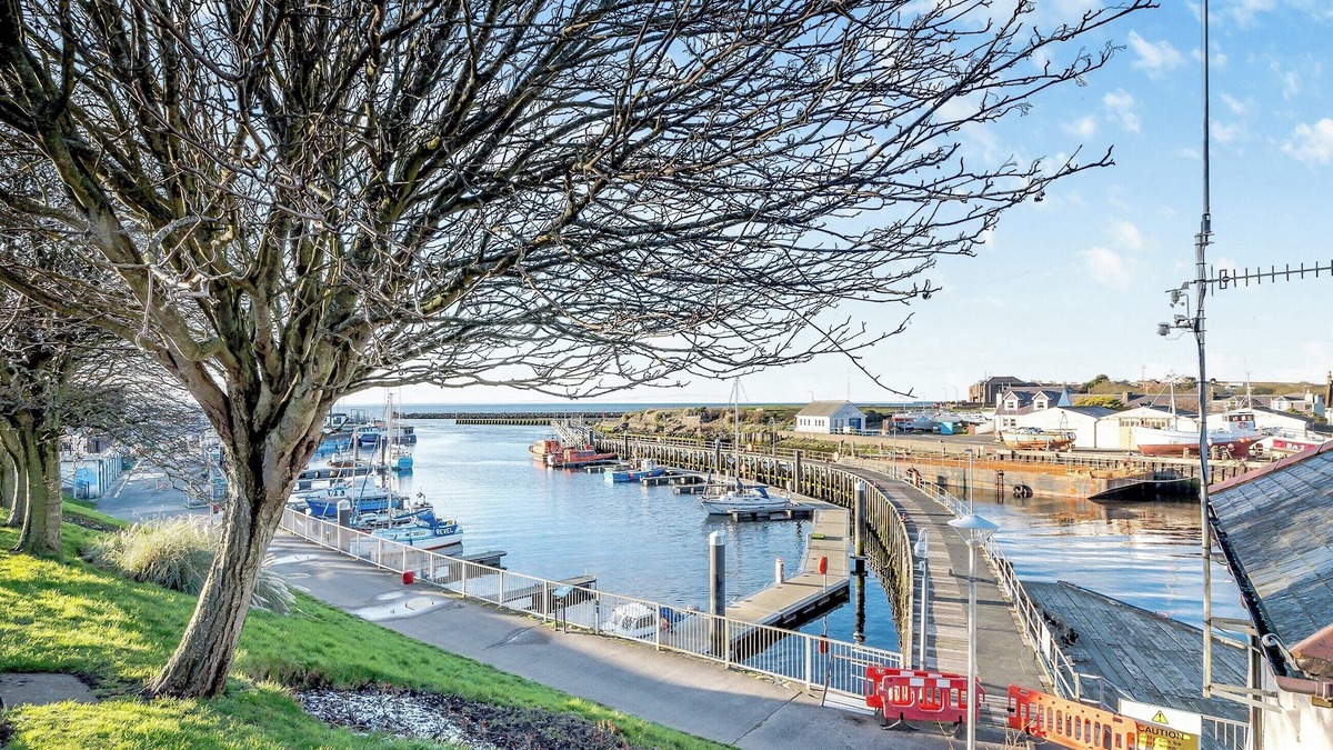 Girvan Cottage | 3 bedroom accommodation in Girvan