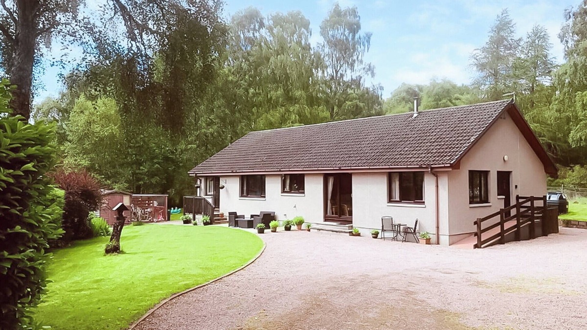 Nairn Cottage | 3 bedroom accommodation in Ardclach, near Nairn