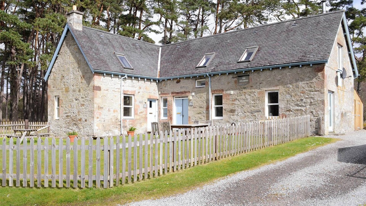Lairg Cottage | 3 bedroom accommodation in Rosehall, near Lairg