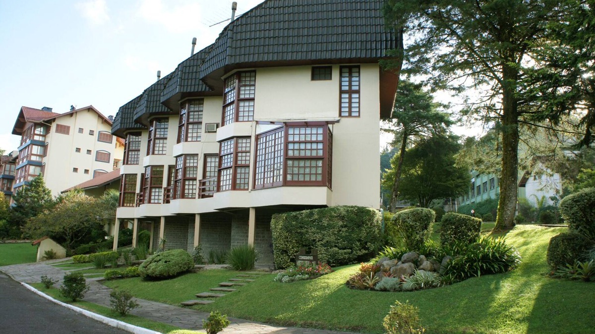 Vila Suica Apartment | 3-bedroom apartment near the center in a quiet location with a beautiful view of the woods