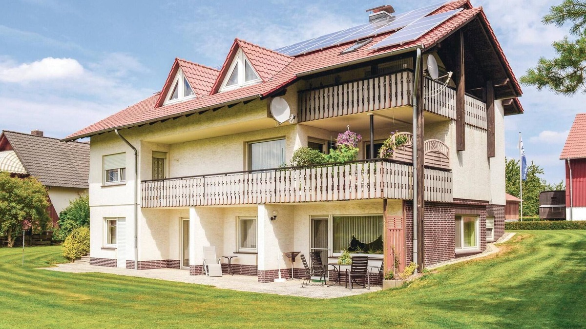 Breuna Apartment | 3 bedroom awesome apartment in Breuna